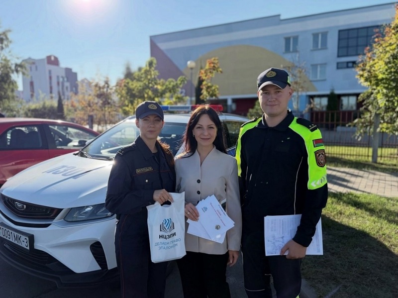 Знаешь правила – получи подарок! Провели акцию для пользователей средств персональной мобильности