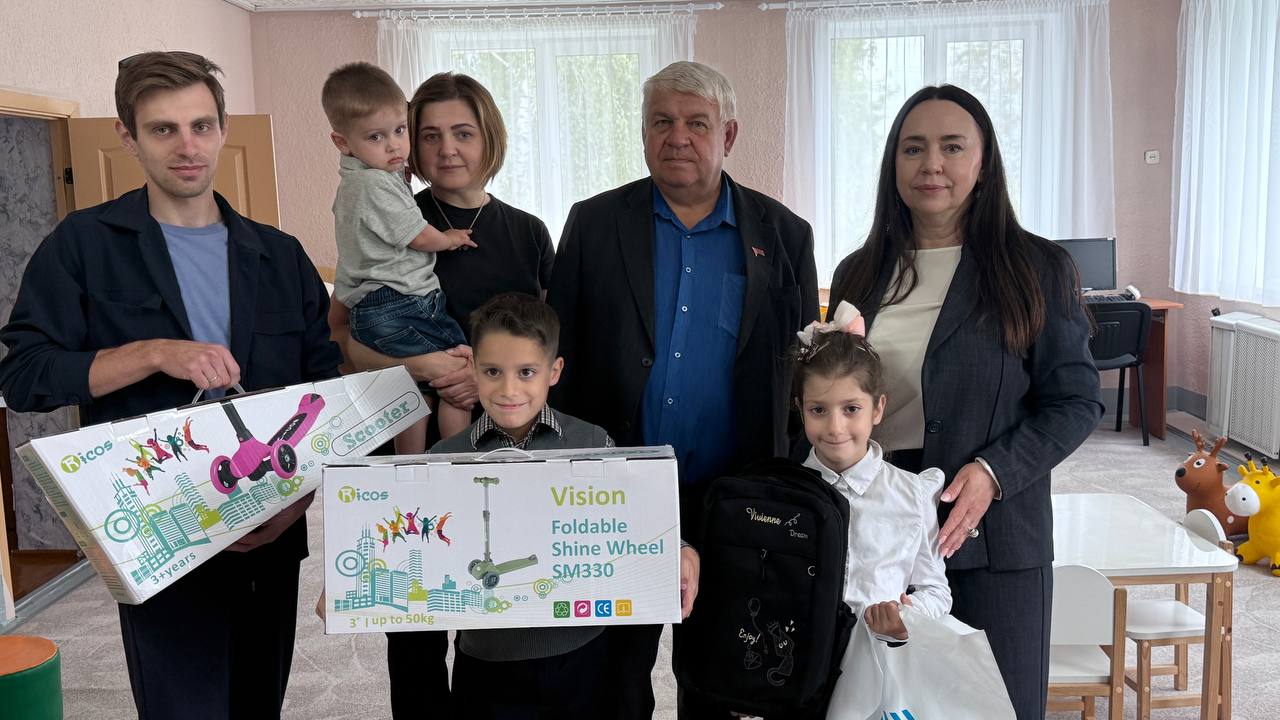 Поздравили подшефных с 1 сентября Поздравили подшефных с 1 сентября